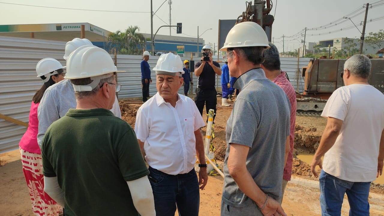 Bocalom visita obras do viaduto da AABB: "Iremos marcar a história de Rio Branco"